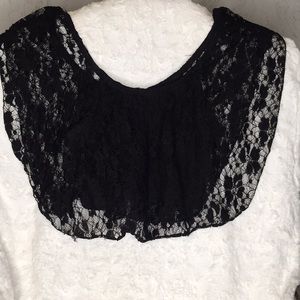 Black laced croptop
